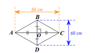 Bạn Nam dùng 6 đoạn tre vót thẳng để làm khung diều hình thoi. Trong đó có 2 đoạn tre dài 60 cm và 80 cm để làm hai đường chéo của cái diều, (ảnh 1)