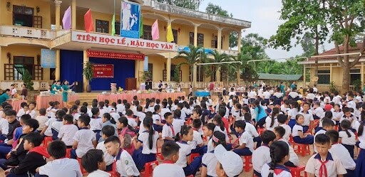 [Năm 2021] Đề thi Tin học lớp 8 Giữa học kì 1 có đáp án (6 đề) (ảnh 3)