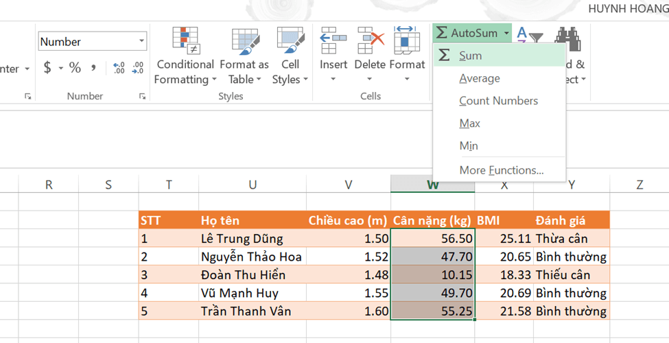 Tính tổng cân nặng và điền thêm vào ở dưới cùng của cột cần nặng