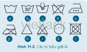 Em hãy cho biết ý nghĩa của các kí hiệu có trên nhãn trang phục trong Hình 11.3