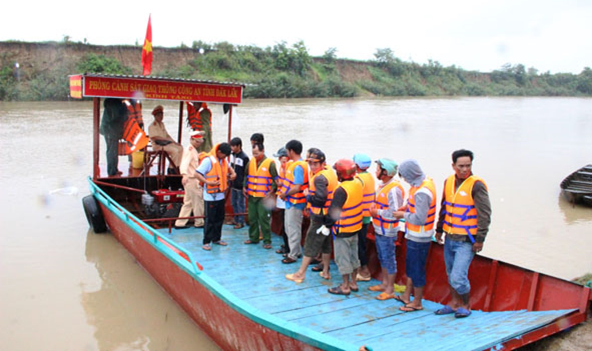 Lý thuyết GDQP 10 Bài 5: Bảo vệ an ninh quốc gia và bảo đảm trật tự, an toàn xã hội - Cánh diều (ảnh 1)