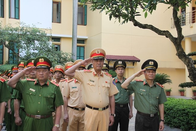 Lý thuyết GDQP 10 Bài 1: Một số nội dung điều lệnh quản lí bộ đội và điều lệnh công an nhân dân - Cánh diều (ảnh 1)