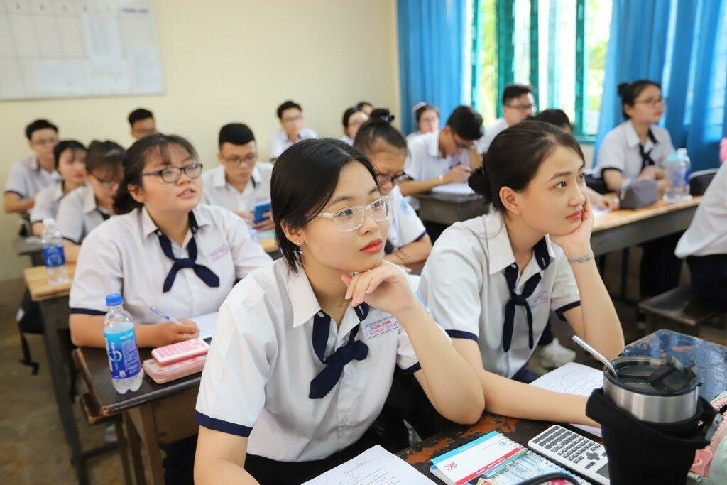 Ôn tập Chương 1 Hình Học lớp 7 (ảnh 1)