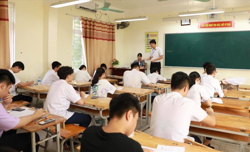 Đề thi Địa Lí lớp 11 Giữa học kì 1 có đáp án (4 đề) (ảnh 3)